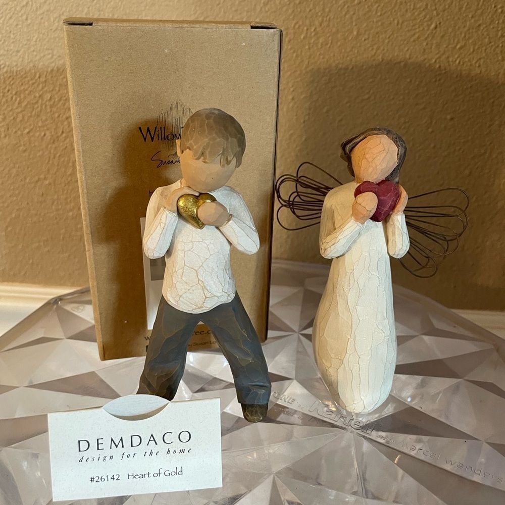 Heart of Gold Demdaco Willow Tree Boy & Girl Wire Wings Holding Red Heart Set